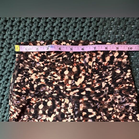 Lululemon Invigorate High-Rise Crop in Motion Flux Multi | SZ 2 - Picture 8 of 9